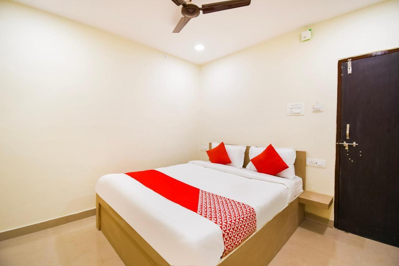 Oyo Flagship 45586 Hotel Airport Inn Rāipur Exterior foto